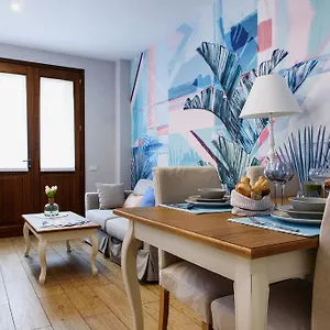 Lora Luxury House, Parking With A Reservation Apartment